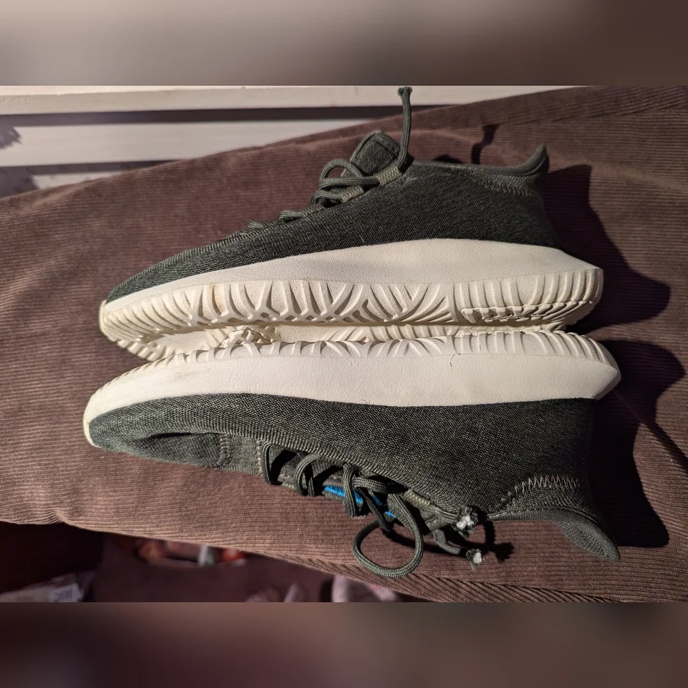 adidas stylish sneakers
